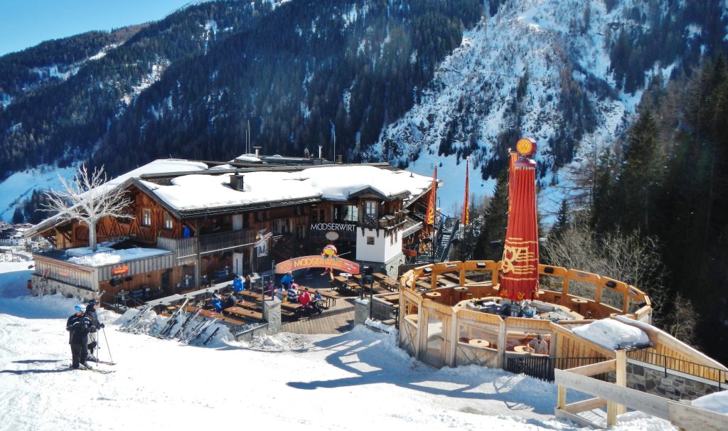 5 Best Ski Resorts for Après Ski in Europe - Maison Sport Blog