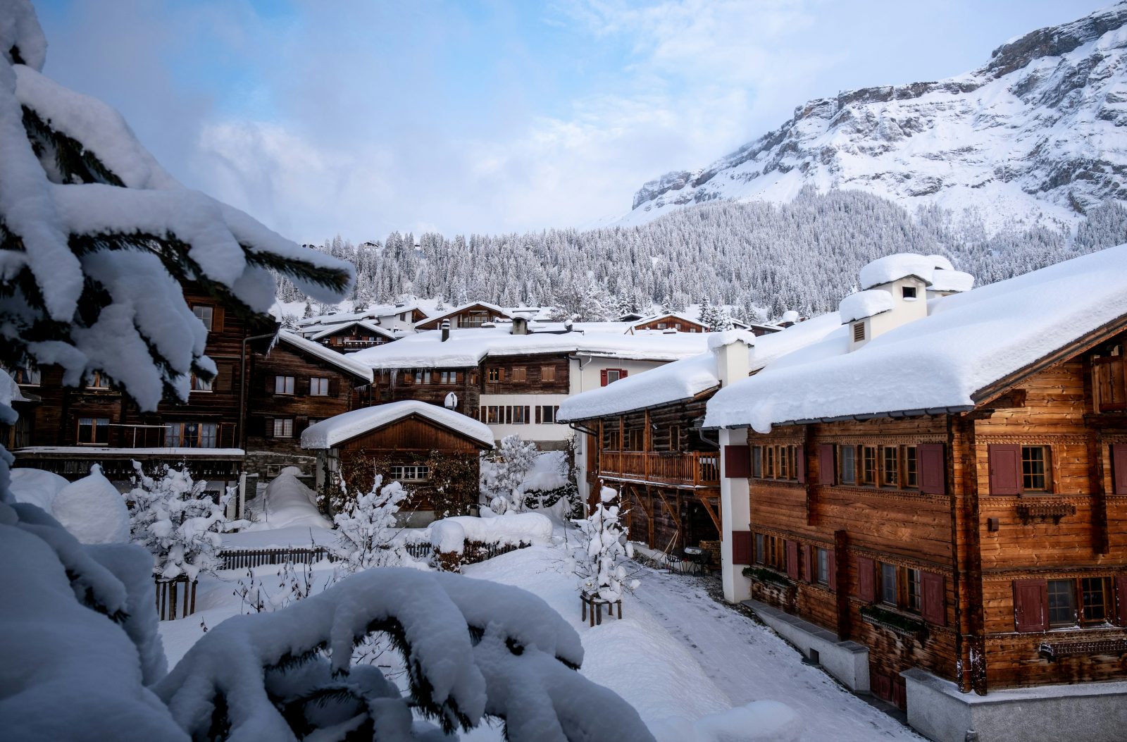What is the Best Skiing Accommodation? Hotel vs. Chalet vs. Apartment