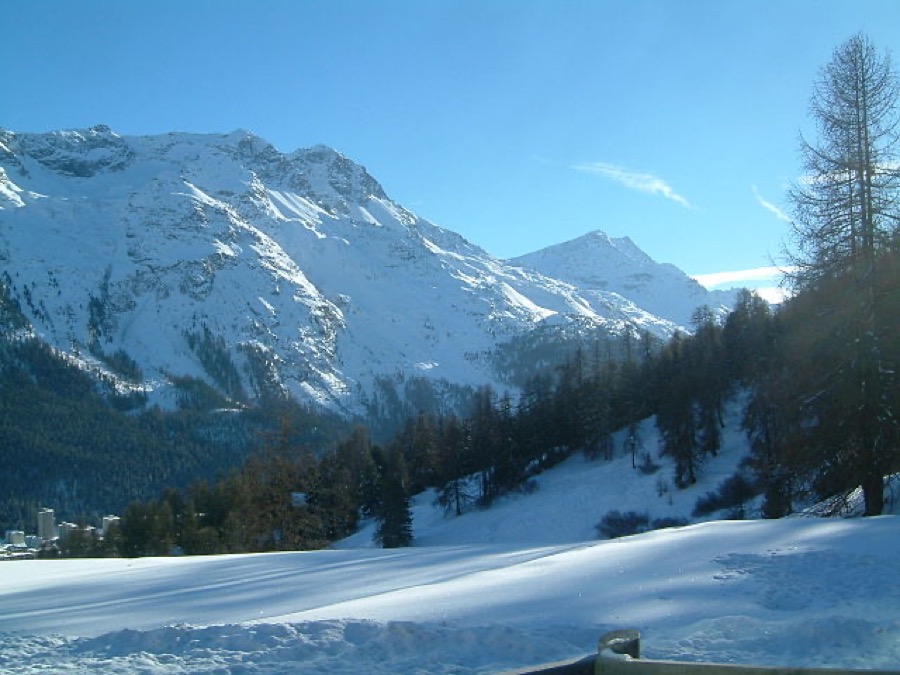 A Guide to Skiing in Corvatsch