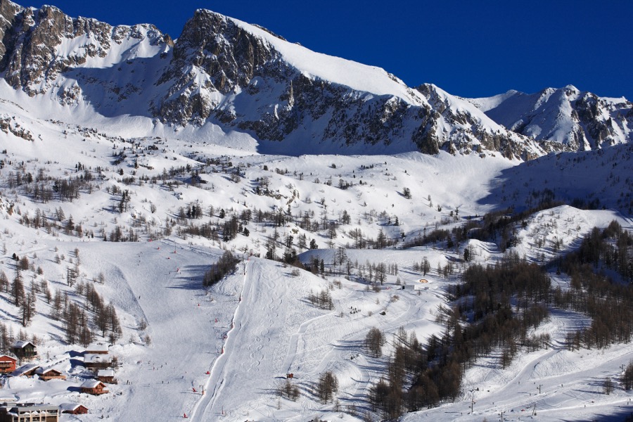 A Guide to Skiing in Isola 2000