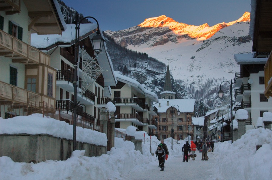 A Guide to Skiing in Alagna Valsesia